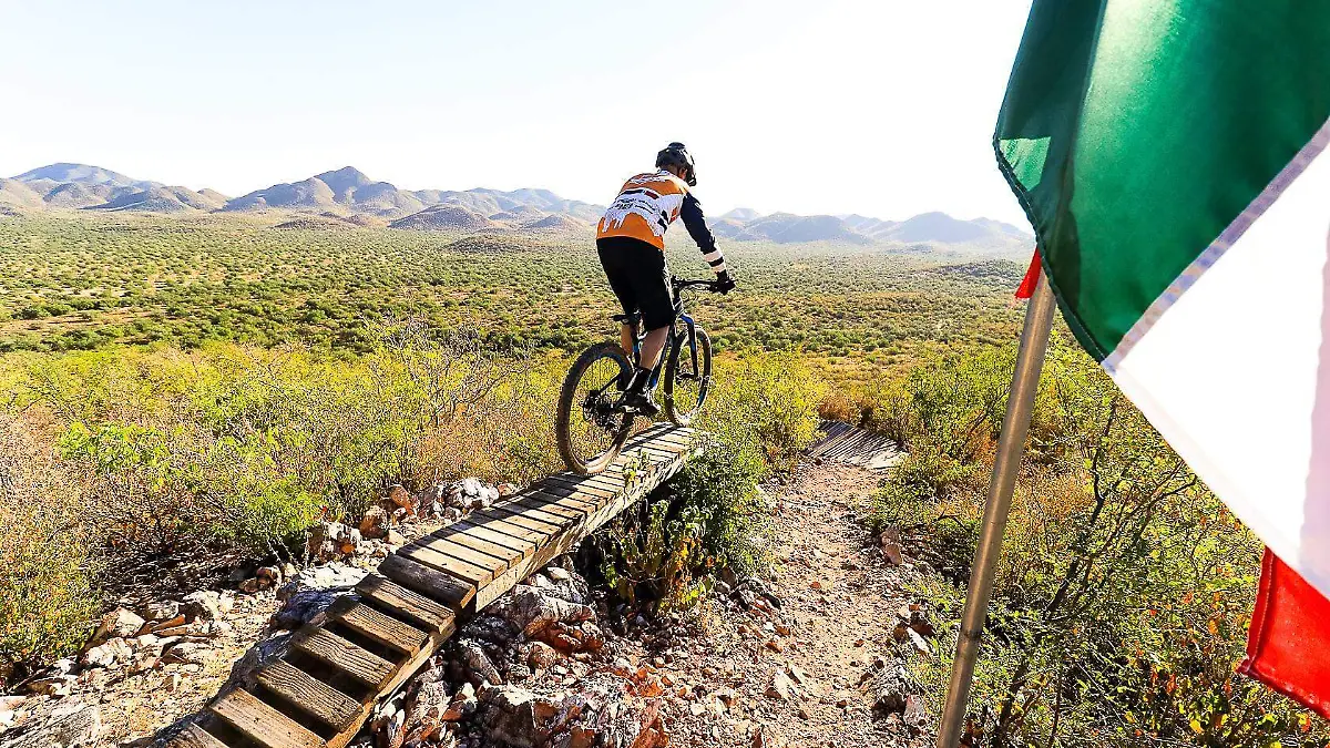 Carrera Esmeralda               (Cortesía Facebook MTB Sonora)